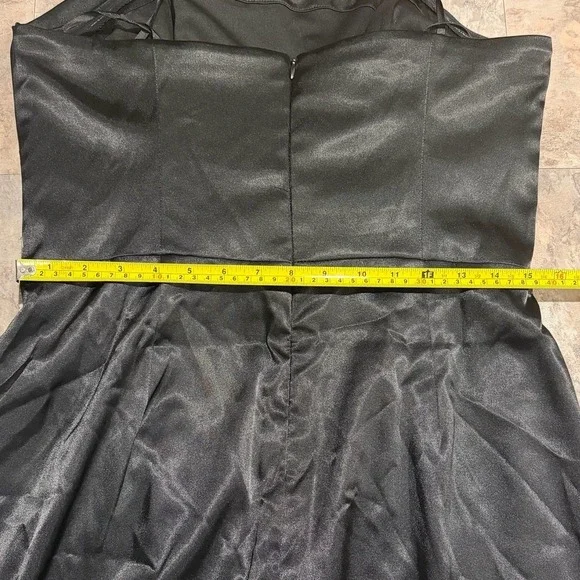 NWT Black Satin Strapless  Dress Size 14 Bridesmaid Cocktail Formal Prom - Picture 6 of 8